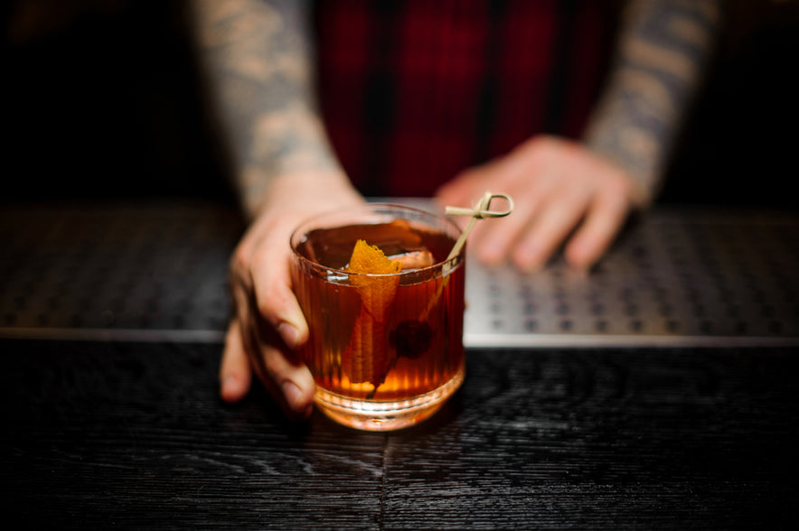 6 Bourbon Drinks with Honey for Every Time of Year